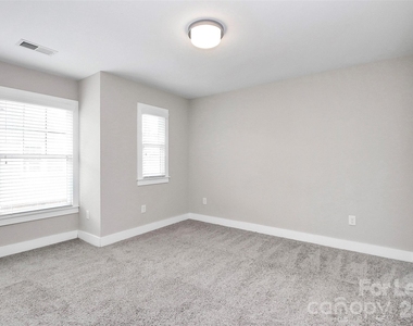 1420 W 4th Street - Photo Thumbnail 14