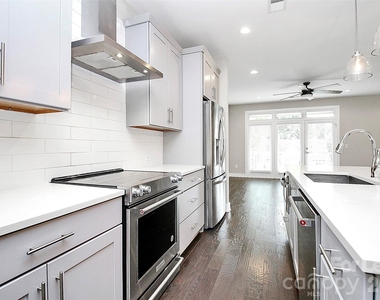 1420 W 4th Street - Photo Thumbnail 8