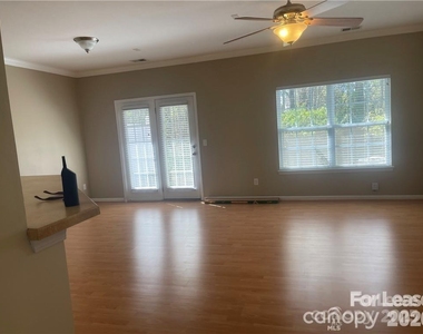 11917 Stratfield Place Circle - Photo Thumbnail 12