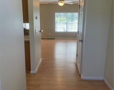 11917 Stratfield Place Circle - Photo Thumbnail 2