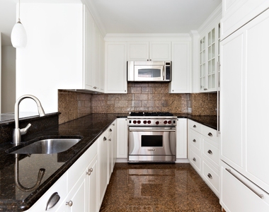East 80th Street - Photo Thumbnail 7