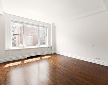 East 80th Street - Photo Thumbnail 6