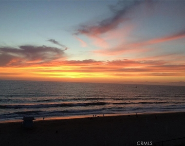 702 Pacific Coast Highway - Photo Thumbnail 1