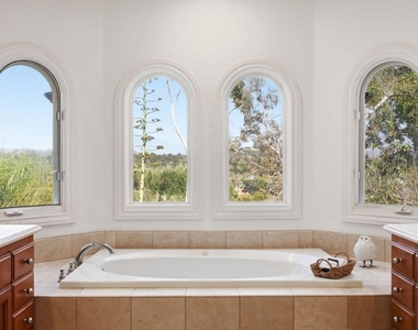 12986 Macdonald Drive - Photo Thumbnail 16