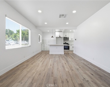 13173 Mckinley Avenue - Photo Thumbnail 6