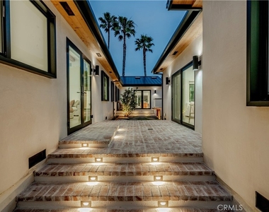 8417 Holy Cross Place - Photo Thumbnail 30