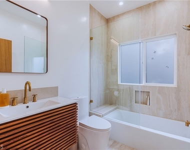 8417 Holy Cross Place - Photo Thumbnail 28