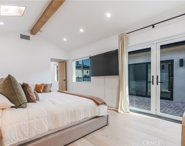 8417 Holy Cross Place - Photo Thumbnail 16