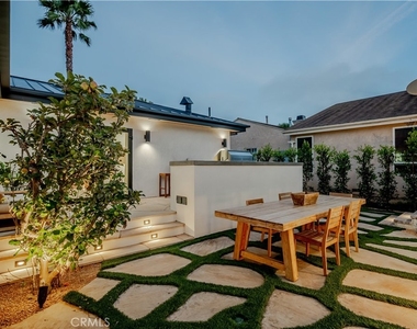 8417 Holy Cross Place - Photo Thumbnail 31