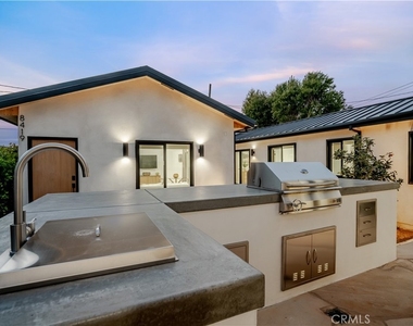 8417 Holy Cross Place - Photo Thumbnail 32