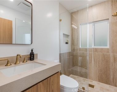 8417 Holy Cross Place - Photo Thumbnail 11