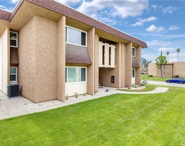 11119 Poplar Street - Photo Thumbnail 1