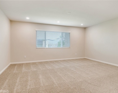 11119 Poplar Street - Photo Thumbnail 5