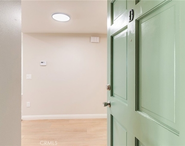 11119 Poplar Street - Photo Thumbnail 3