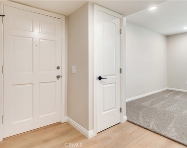 11119 Poplar Street - Photo Thumbnail 4
