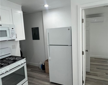 3414 Bayberry Drive - Photo Thumbnail 7