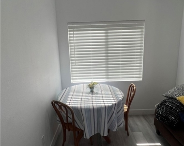 3414 Bayberry Drive - Photo Thumbnail 4