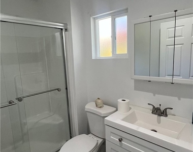 3414 Bayberry Drive - Photo Thumbnail 8