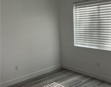 3414 Bayberry Drive - Photo Thumbnail 5