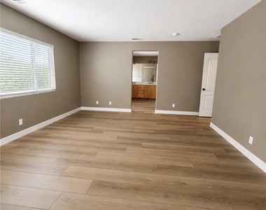 27960 Whittington - Photo Thumbnail 9