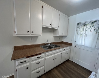 150 E Lakeshore - Photo Thumbnail 3