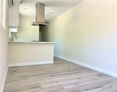 6902 Oso Avenue - Photo Thumbnail 13