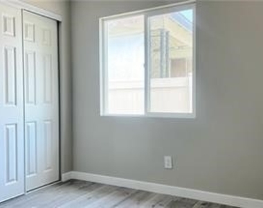 6902 Oso Avenue - Photo Thumbnail 21