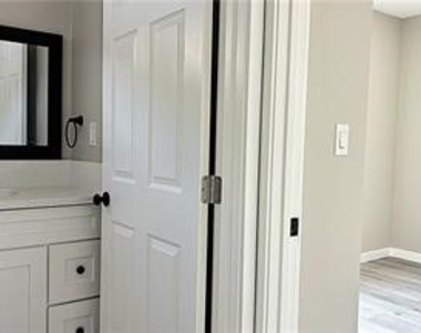 6902 Oso Avenue - Photo Thumbnail 15