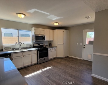 19625 81st Street - Photo Thumbnail 8