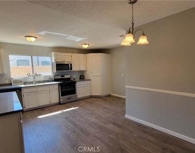 19625 81st Street - Photo Thumbnail 4