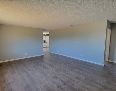 19625 81st Street - Photo Thumbnail 2