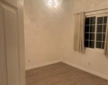 7615 Glade Avenue - Photo Thumbnail 12