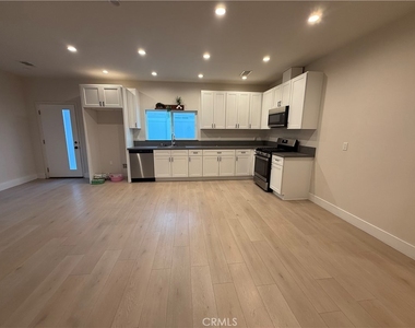 17642 Tribune Street - Photo Thumbnail 2