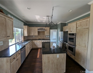 2300 Rutland Place - Photo Thumbnail 7