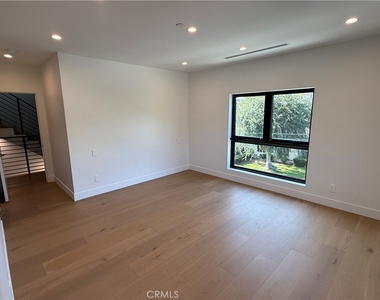 12816 Bloomfield Street - Photo Thumbnail 5