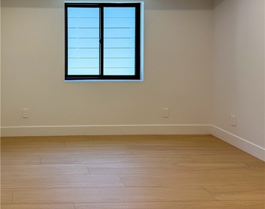12816 Bloomfield Street - Photo Thumbnail 15