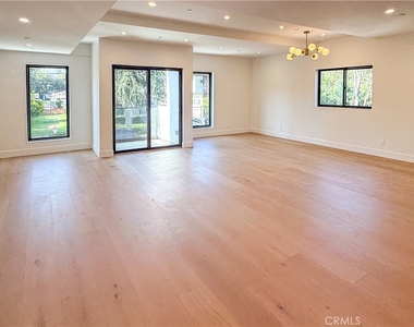 12816 Bloomfield Street - Photo Thumbnail 2