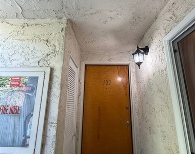 18411 Hatteras - Photo Thumbnail 3
