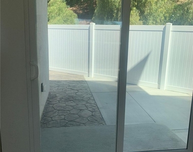 16507 San Fernando Mission Boulevard - Photo Thumbnail 4