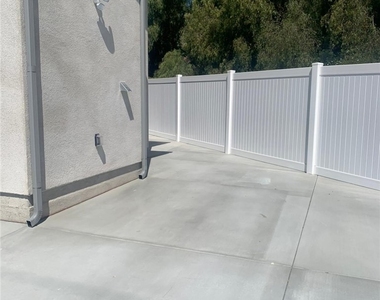 16507 San Fernando Mission Boulevard - Photo Thumbnail 15