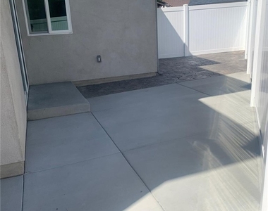 16507 San Fernando Mission Boulevard - Photo Thumbnail 16