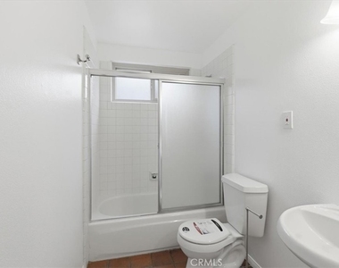577 Houston - Photo Thumbnail 15