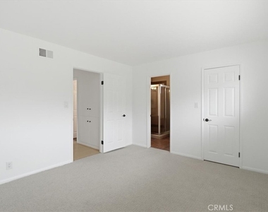 577 Houston - Photo Thumbnail 13