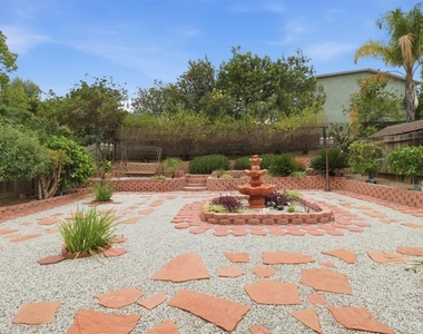 577 Houston - Photo Thumbnail 21