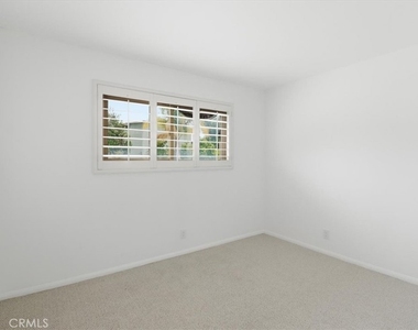 577 Houston - Photo Thumbnail 10