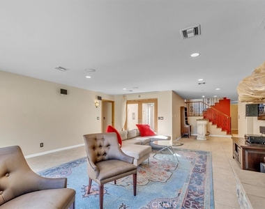 9824 Baden Avenue - Photo Thumbnail 17