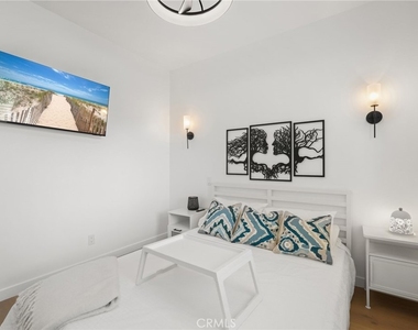 2258 Helios Drive - Photo Thumbnail 6