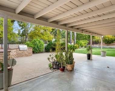 1517 Uppingham - Photo Thumbnail 7