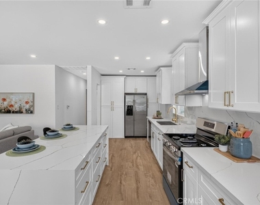 1223 W 23rd - Photo Thumbnail 9