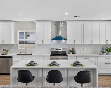 1223 W 23rd - Photo Thumbnail 7